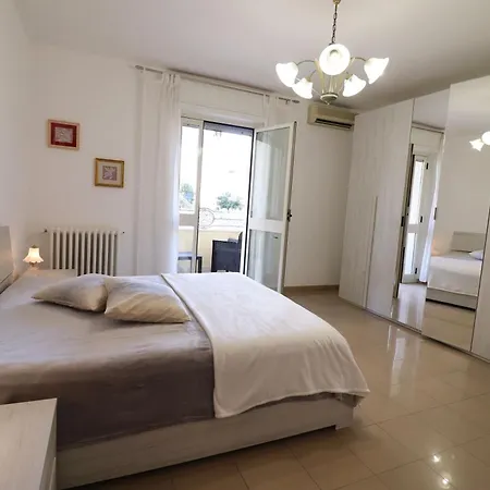 Vista Castello A Centro Holiday home *