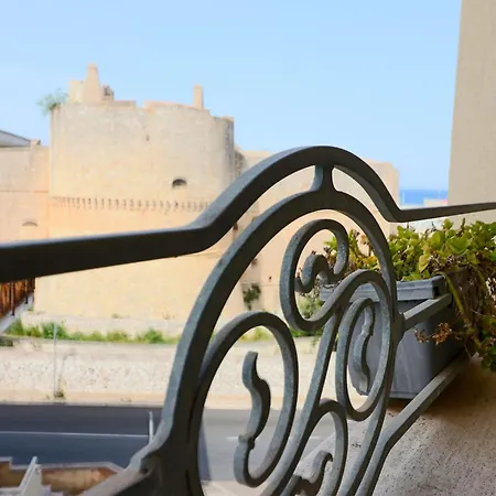 Vista Castello A Centro * Otranto