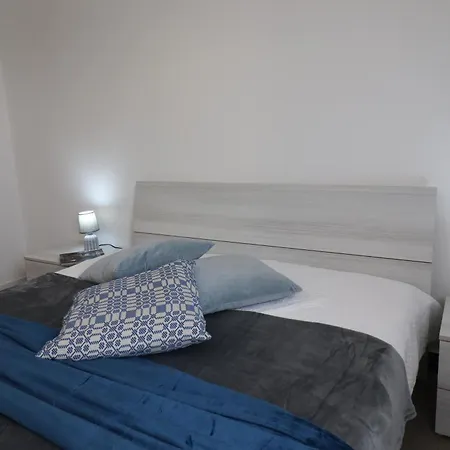 Vista Castello A Centro Holiday home *